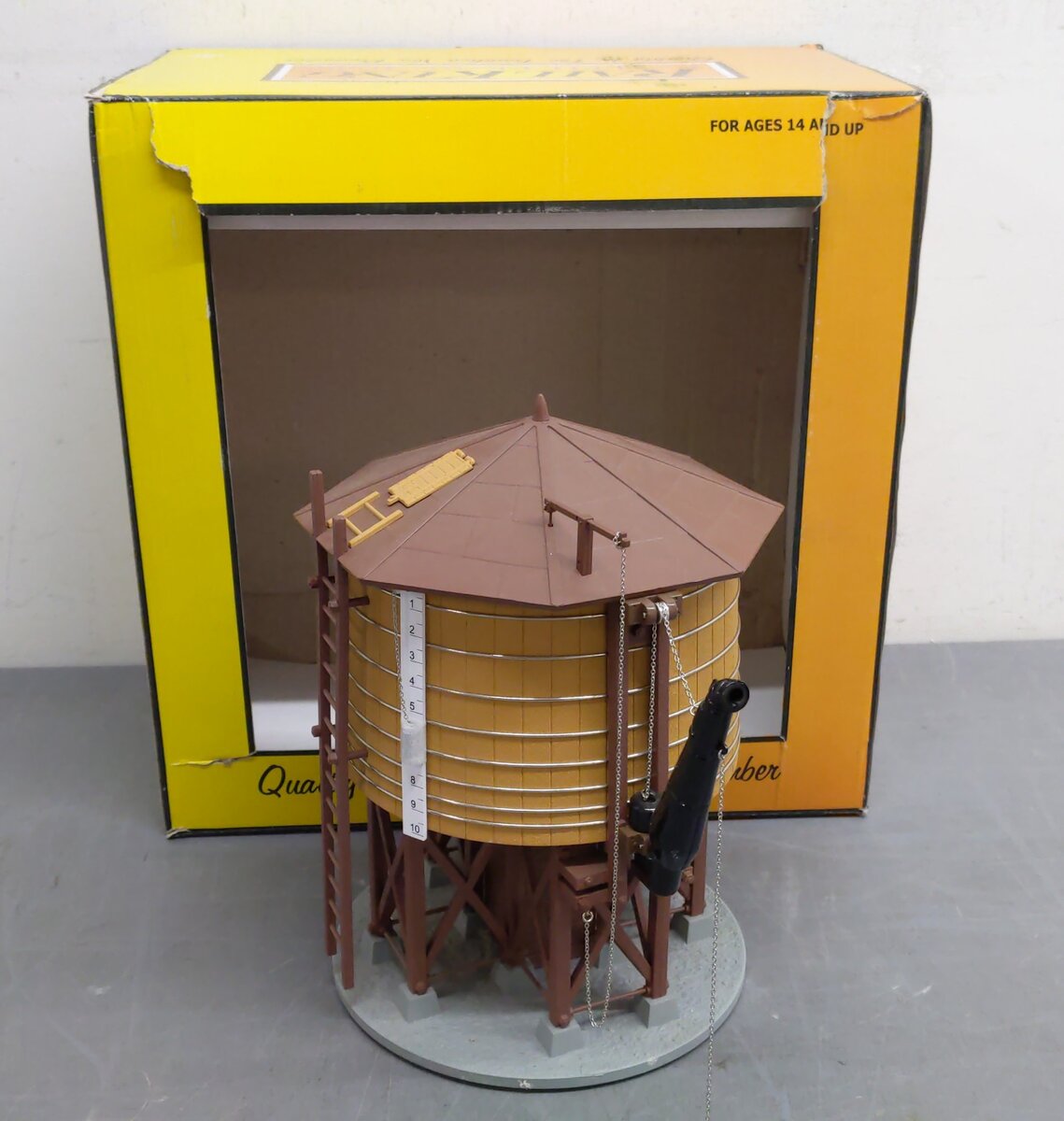 MTH 30-11028 O Scale Operating Wood Water Tower EX/Box