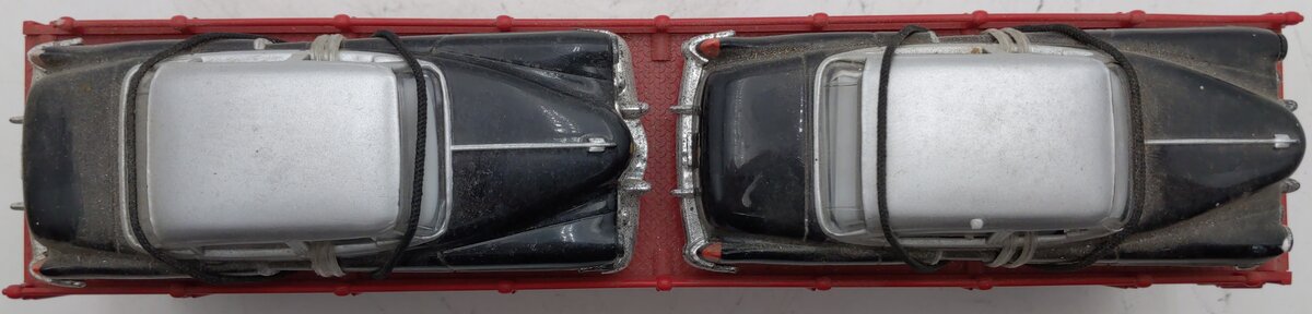 MTH 30-7674 O Gauge UP Southwestern Transport Auto Carrier W/Ertl T-Birds #11071 EX/Box