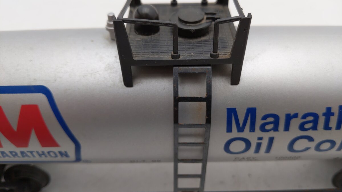 Lionel 6-17908 O Gauge Marathon Oil Tank Car EX/Box