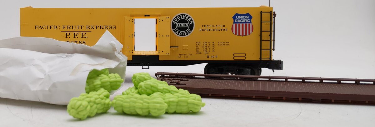 K-Line K742-2111 O Gauge Pacific Fruit Express Woodside Refrigerator Car #92788 LN/Box