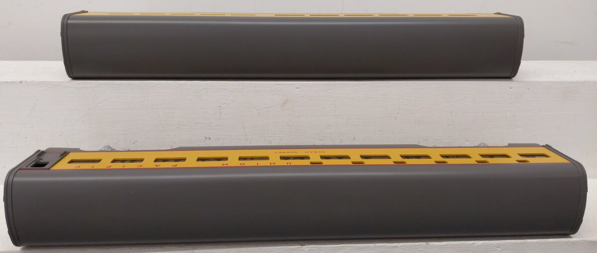 MTH 20-6606 O Gauge Union Pacific 70' Aluminum Slpr/Diner Passenger 2-Car Set EX/Box