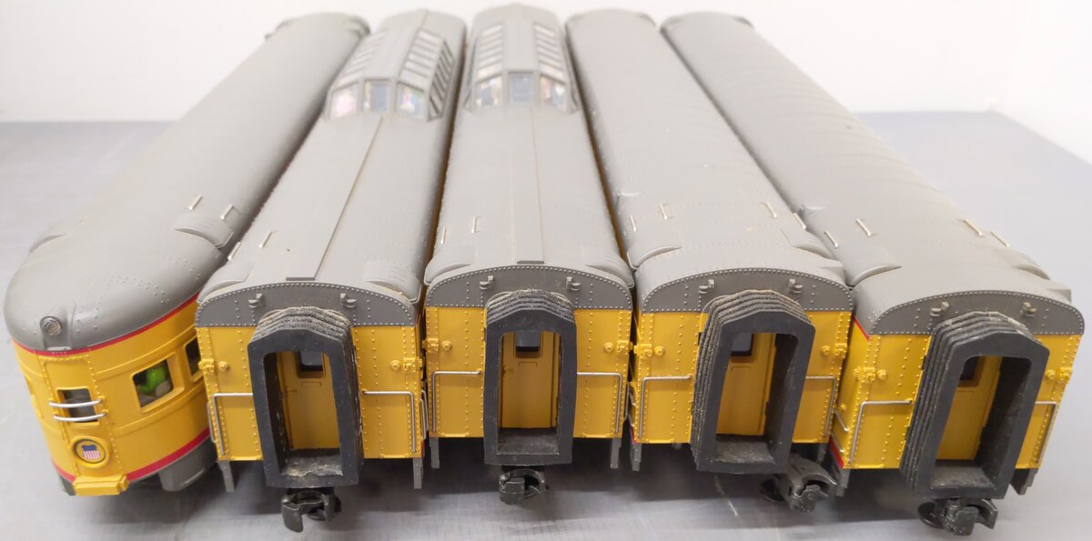 MTH 20-6538 O Gauge Union Pacific 70' Streamlined Passenger Car Set (Set of 5) EX/Box