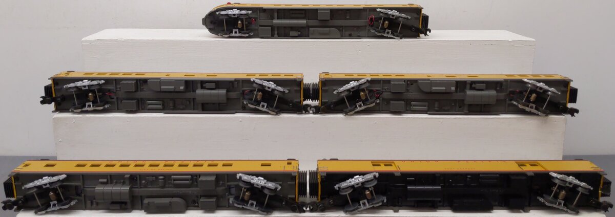 MTH 20-6538 O Gauge Union Pacific 70' Streamlined Passenger Car Set (Set of 5) EX/Box