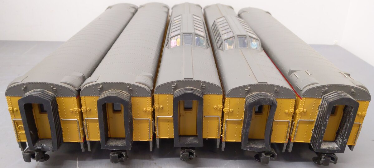 MTH 20-6538 O Gauge Union Pacific 70' Streamlined Passenger Car Set (Set of 5) EX/Box