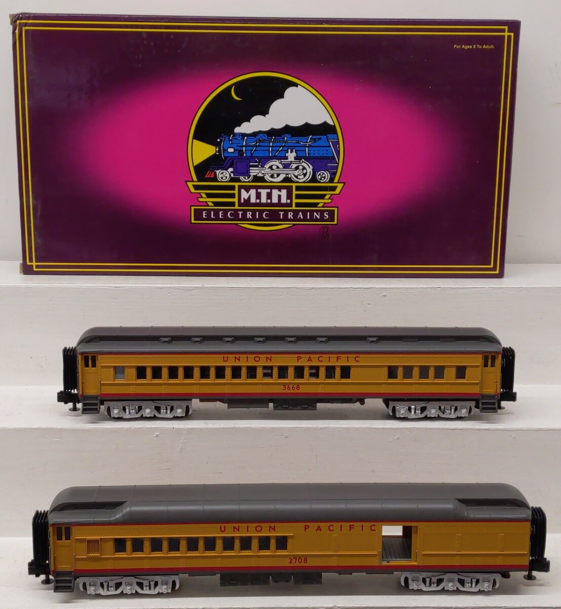 MTH 20-4152 O Union Pacifc 70' Madison Comb/Din Passenger Set (Set of 2) EX/Box