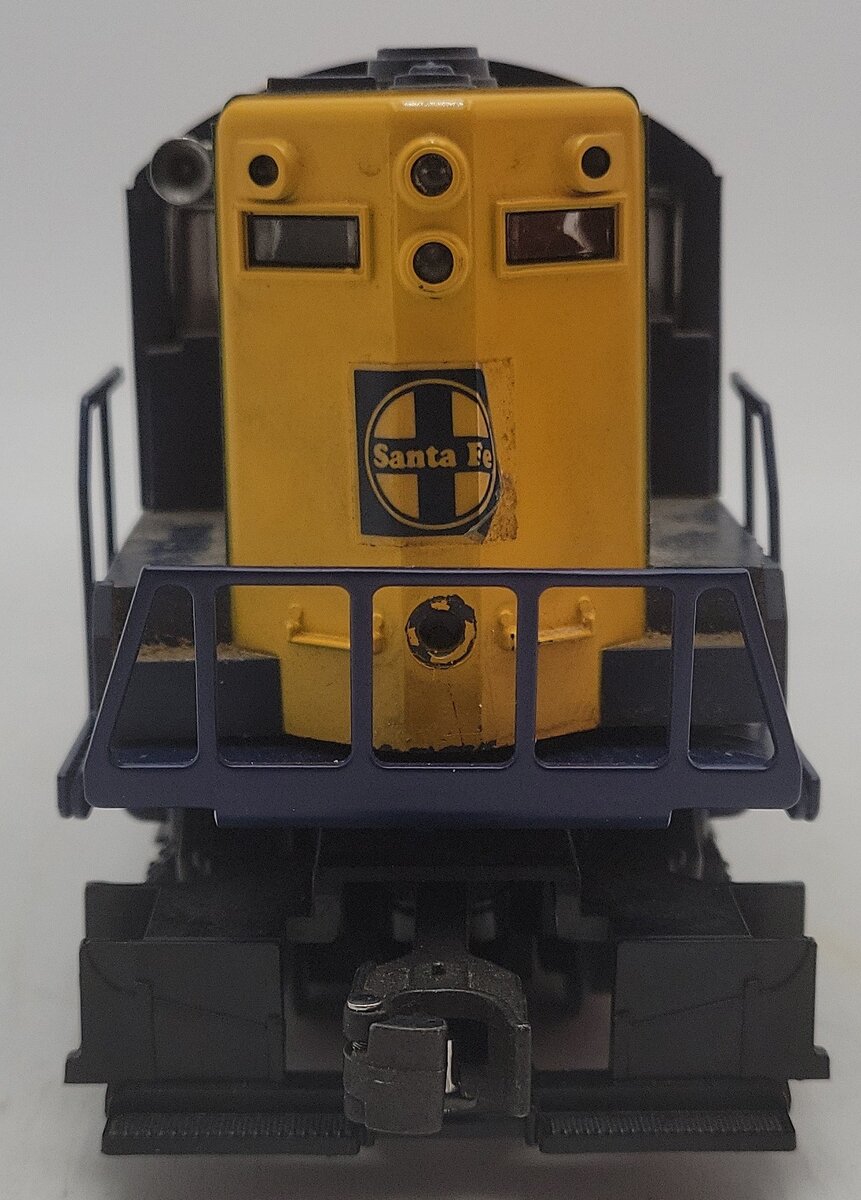 Lionel 6-18573 O Gauge Santa Fe GP9 Diesel Locomotive #8263 VG/Box