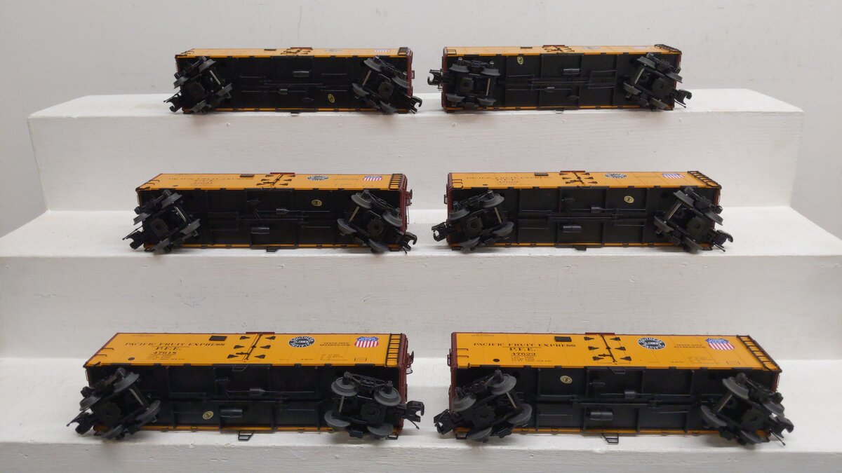 MTH 20-90646 O Pacific Fruit Express 40' Steel Sided Reefer Car Set (Set of 6) EX/Box