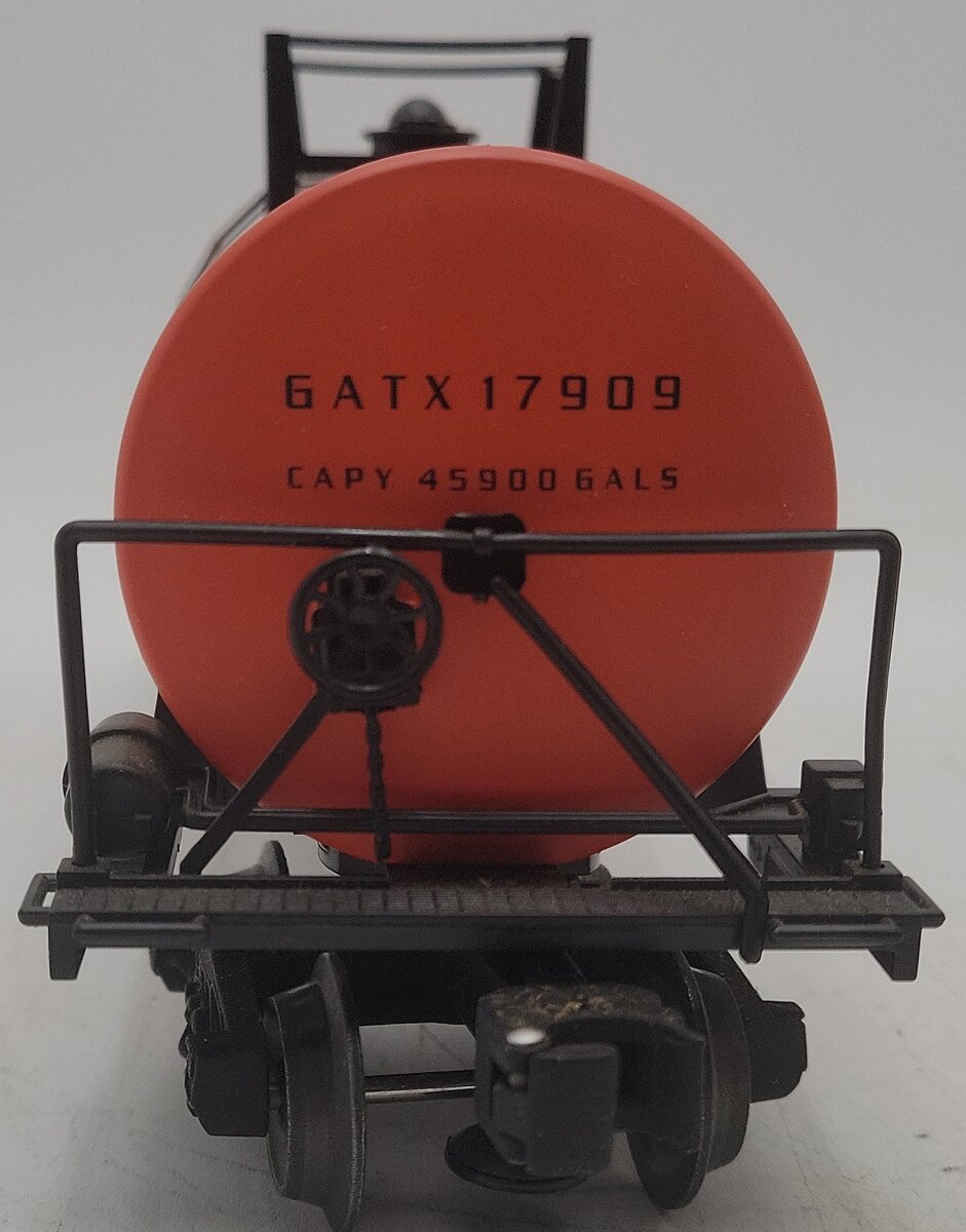 Lionel 6-17909 O Gauge Hooker Chemicals Unibody Tank Car EX/Box