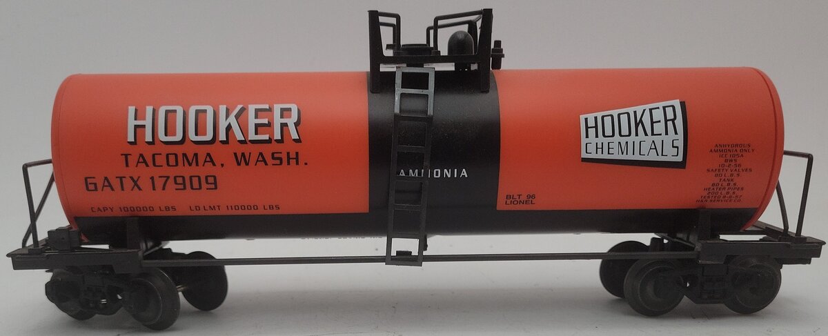 Lionel 6-17909 O Gauge Hooker Chemicals Unibody Tank Car EX/Box