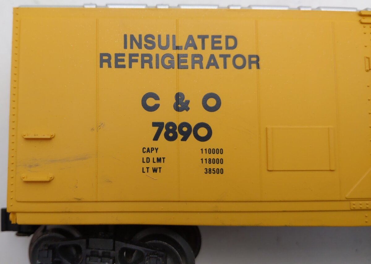 Lionel 6-17303 O Gauge Chesapeake and Ohio Reefer Car EX/Box