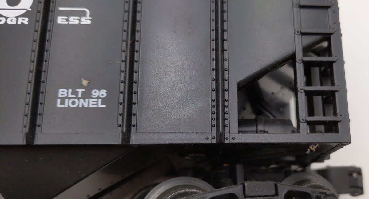 Lionel 6-17128 O Gauge Chesapeake & Ohio 3-Bay Hopper EX/Box