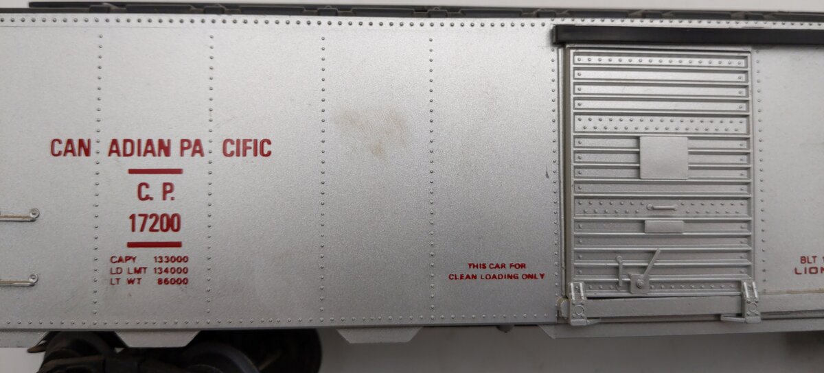 Lionel 6-17200 O Gauge Canadian Pacific Boxcar #15634 VG/Box