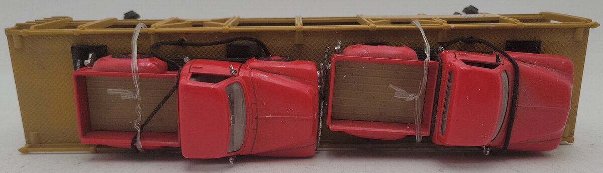 MTH 30-76065 O Union Pacific Auto Carrier Flat Car with ‘53 Ford Pickups #54101 VG/Box