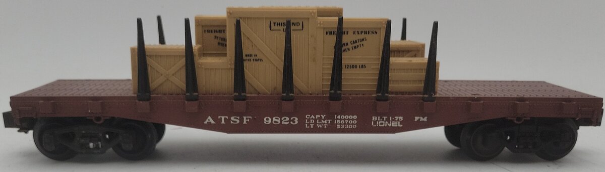 Lionel 6-9823 O Gauge Santa Fe Flatcar with Freight Load VG/Box