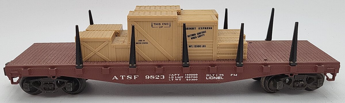 Lionel 6-9823 O Gauge Santa Fe Flatcar with Freight Load EX/Box