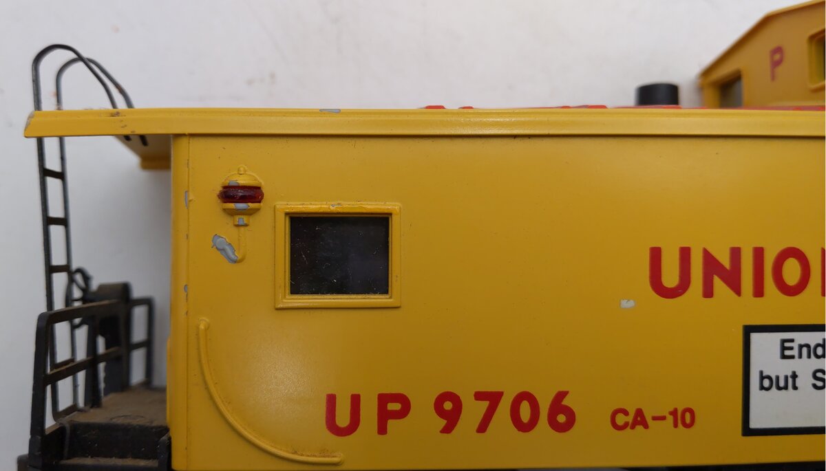 Lionel 6-19706 O Union Pacific Extended Vision Smoking Illuminated Caboose #9706 VG/Box