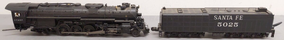 MTH 20-3161-1 O Gauge Santa Fe 2-10-4 Steam Locomotive & Tender w/ PS 2.0 #5025 EX/Box