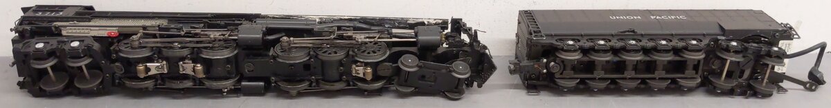MTH 20-3089-1 Union Pacific 4-6-6-4 Challenger Steam Loco & Tender w/PS2 #3713 EX/Box