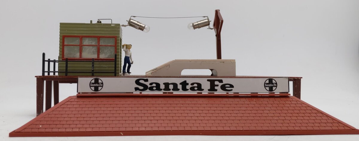 Lionel 6-22328 O Santa Fe Operating Freight Platform only/Box