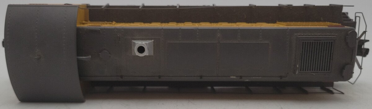 MTH 20-2501-1 O Gauge Union Pacific Alco S-2 Diesel Switcher w/PS2 #1121 VG/Box