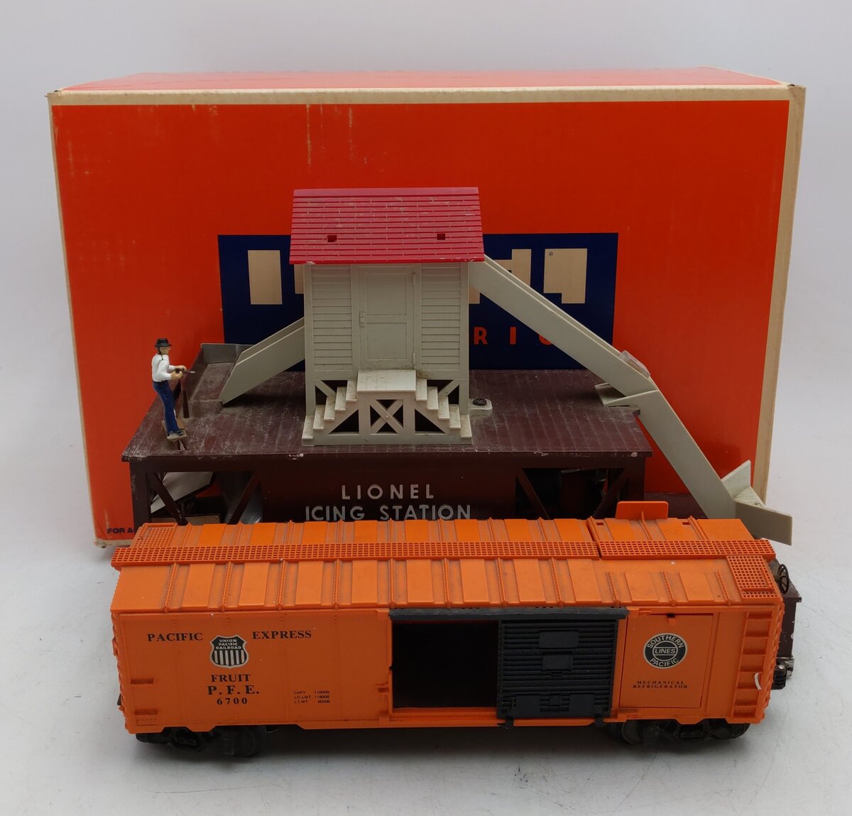 Lionel 6-2306 O Gauge Operating Icing Station w/ PFE Ice Car #6700 EX/Box
