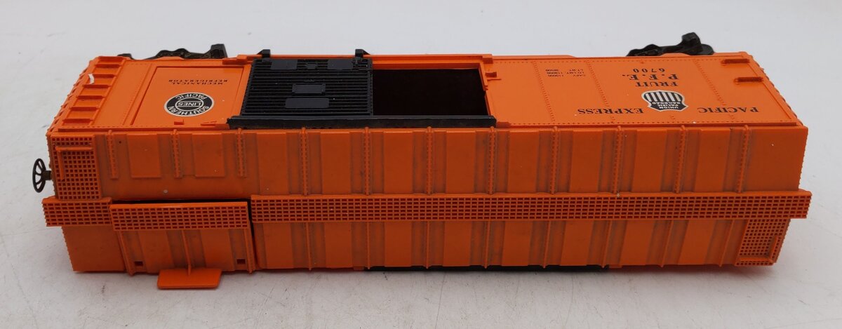 Lionel 6-2306 O Gauge Operating Icing Station w/ PFE Ice Car #6700 EX/Box