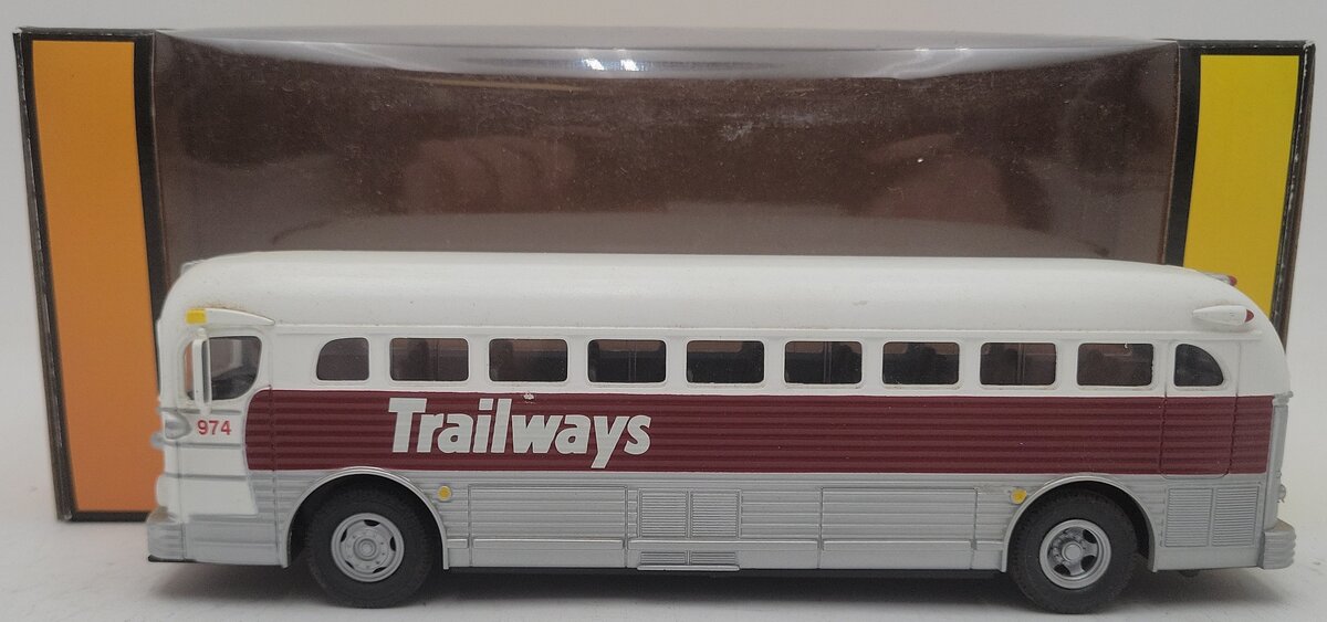 MTH 30-50011 1:48 Scale RailKing Trailways Lines Die-Cast Bus # 974 VG/Box
