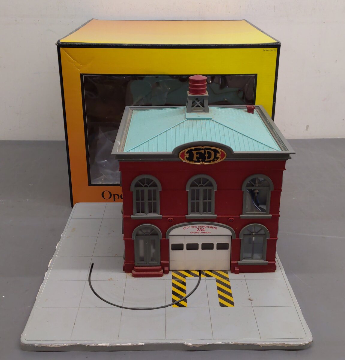 MTH 30-9102 O Gauge Operating Firehouse EX/Box