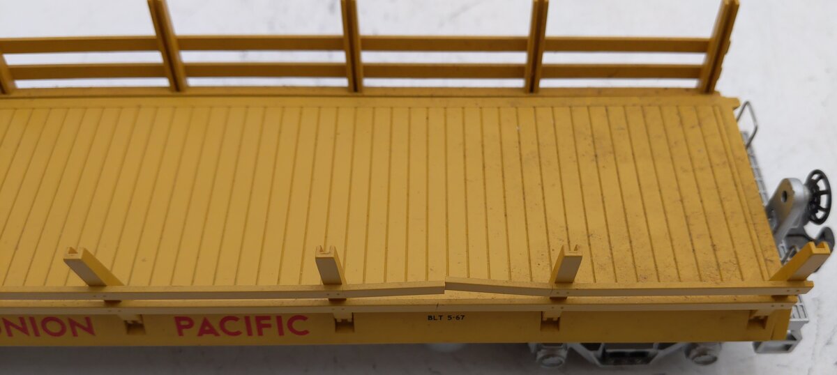 MTH 30-79053 O Gauge Union Pacific Log Dump Car EX/Box