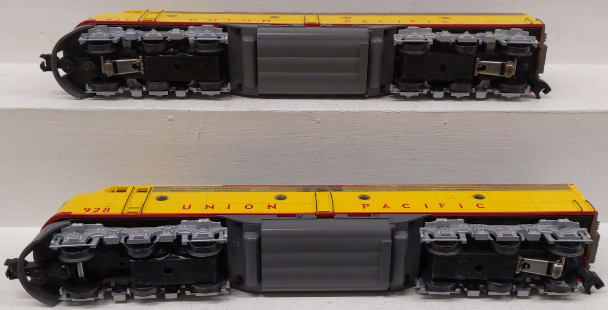 Weaver O Union Pacific EMD E-8 AA Diesel Locomotives - 3-Rail EX/Box