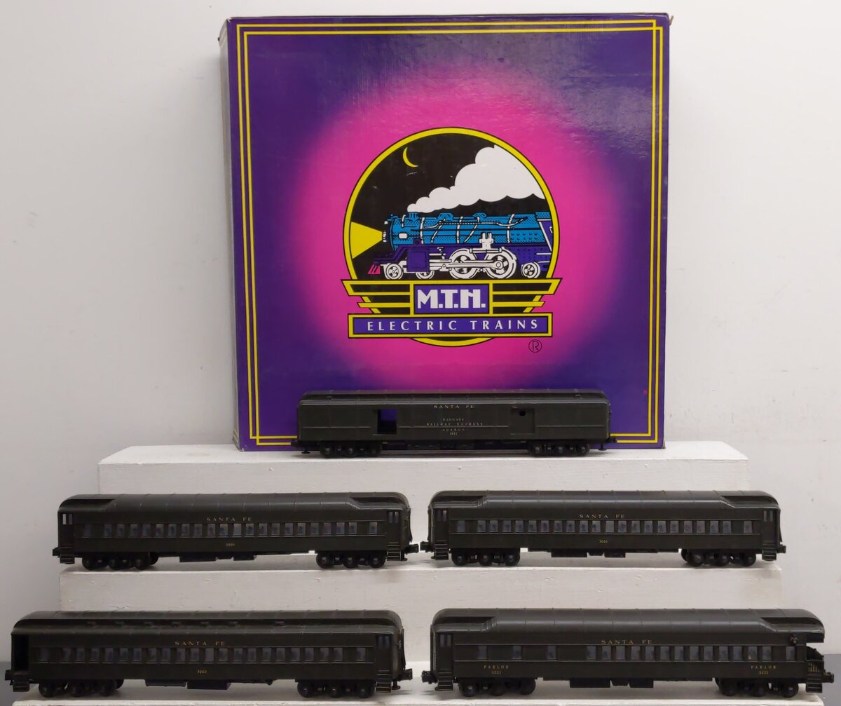 MTH 20-4007 O Santa Fe/Green Premier 70' Madison Passenger 5 Car Set EX/Box