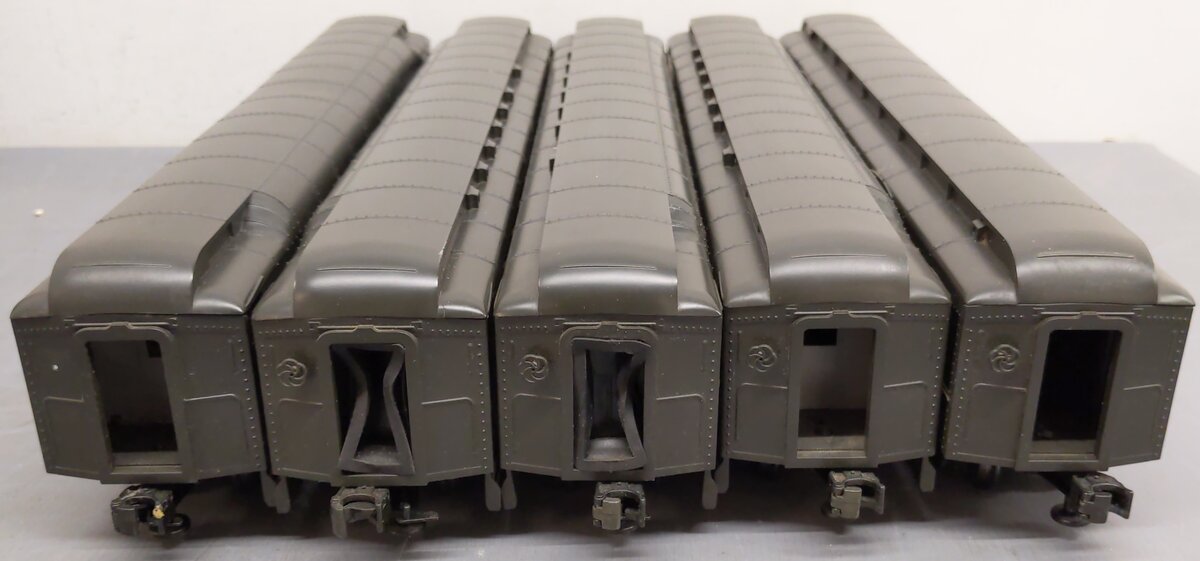 MTH 20-4007 O Santa Fe/Green Premier 70' Madison Passenger 5 Car Set EX/Box