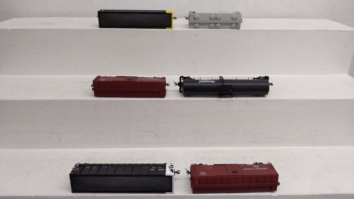 Atlas HO Scale Assorted Freight Cars 1242, 4064, 123, 4125, 89155, 700531 [6] LN/Box