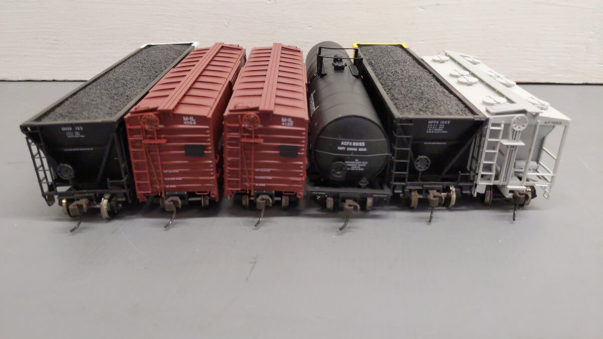 Atlas HO Scale Assorted Freight Cars 1242, 4064, 123, 4125, 89155, 700531 [6] LN/Box