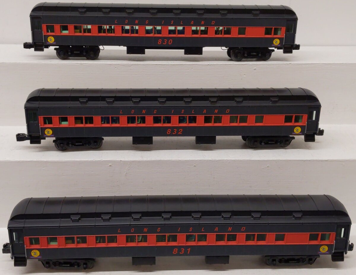 Lionel 6-15570 Long Island 18 inch Heavyweight Passenger Cars (Set of 3) EX/Box