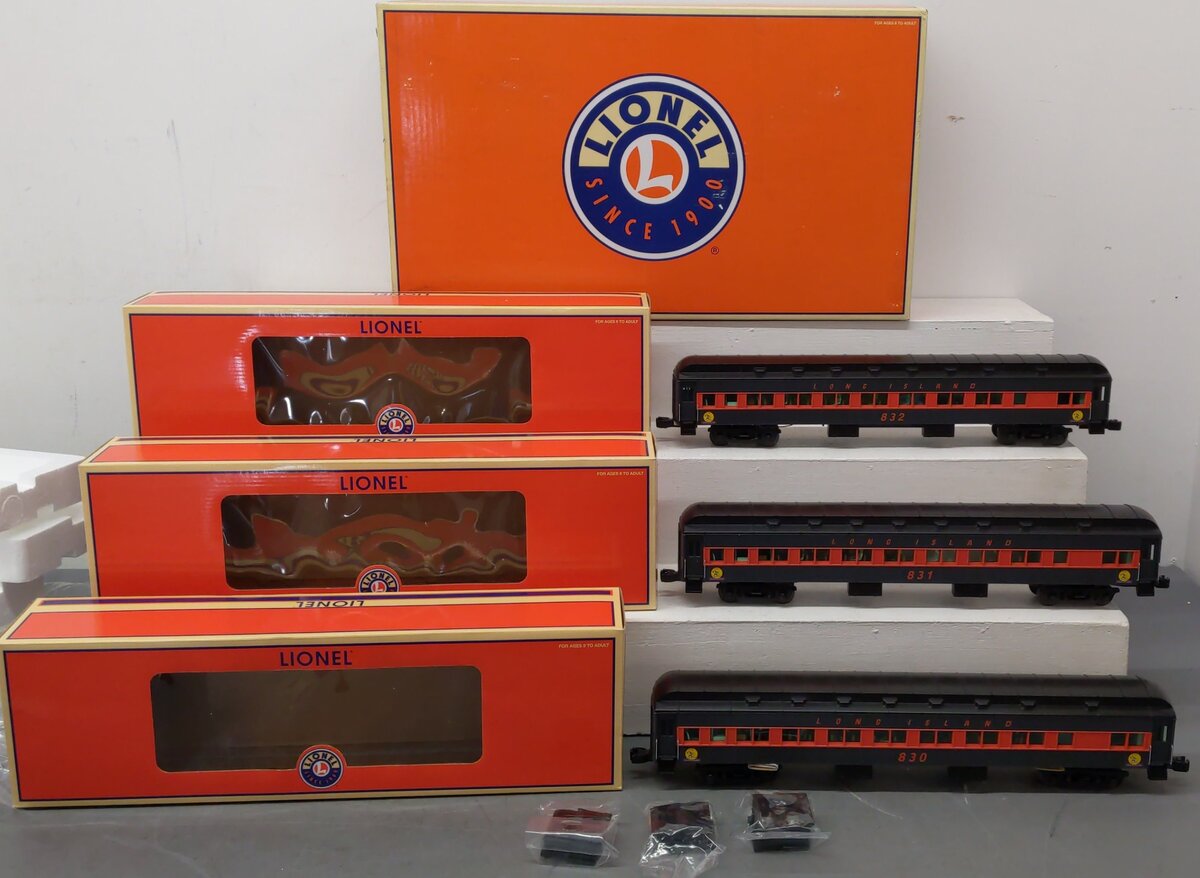 Lionel 6-15570 Long Island 18 inch Heavyweight Passenger Cars (Set of 3) EX/Box