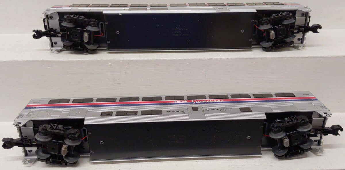 Lionel 6-15314 O Amtrak Superliner Lounge/Café & Sleeper (Set of 2) EX/Box