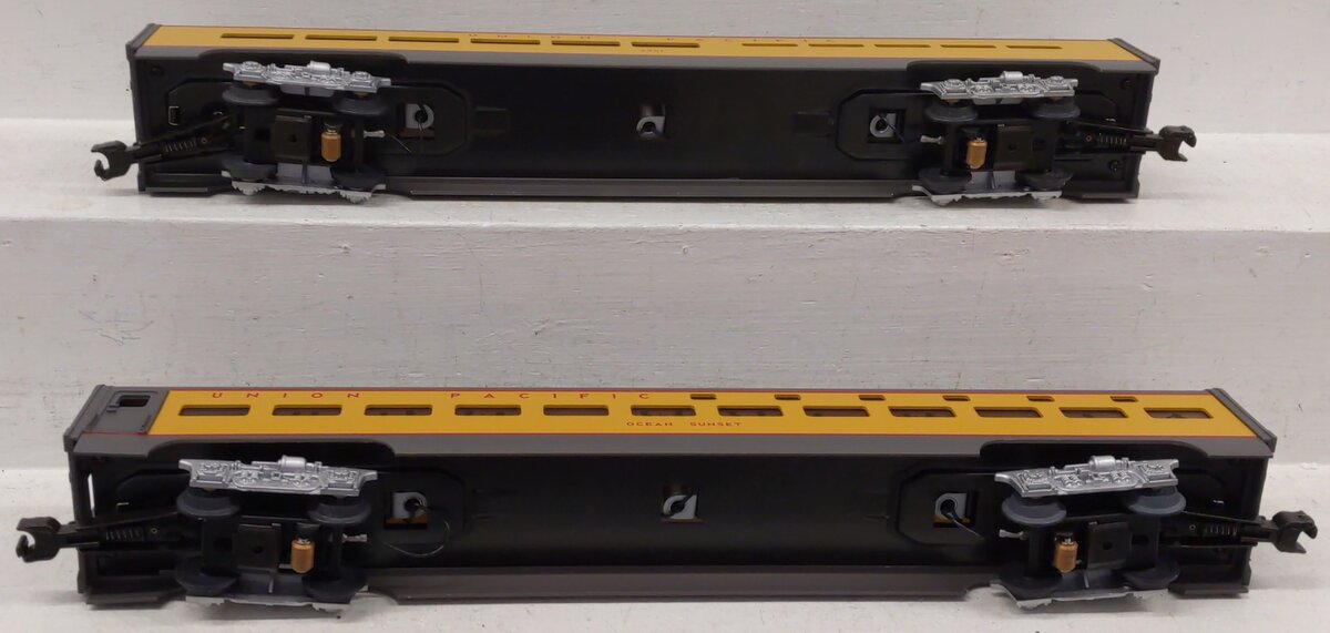 MTH 20-6606 O Gauge Union Pacific 70' Aluminum Slpr/Diner Passenger 2-Car Set LN/Box