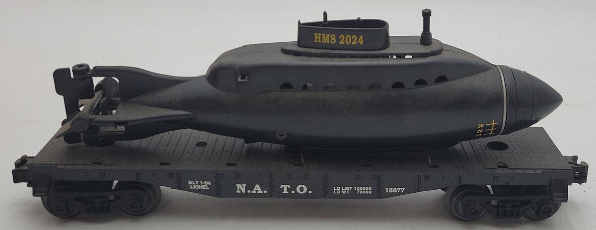 Lionel 6-16677 O Gauge NATO Flatcar with Royal Navy Submarine LN/Box