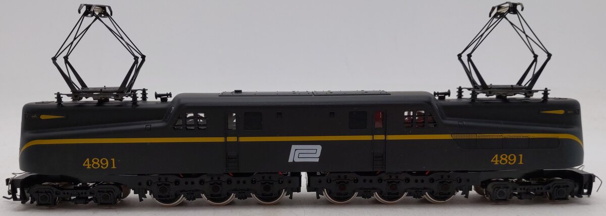 IHC M9684 HO Scale Penn Central Diesel Locomotive #4891 EX/Box