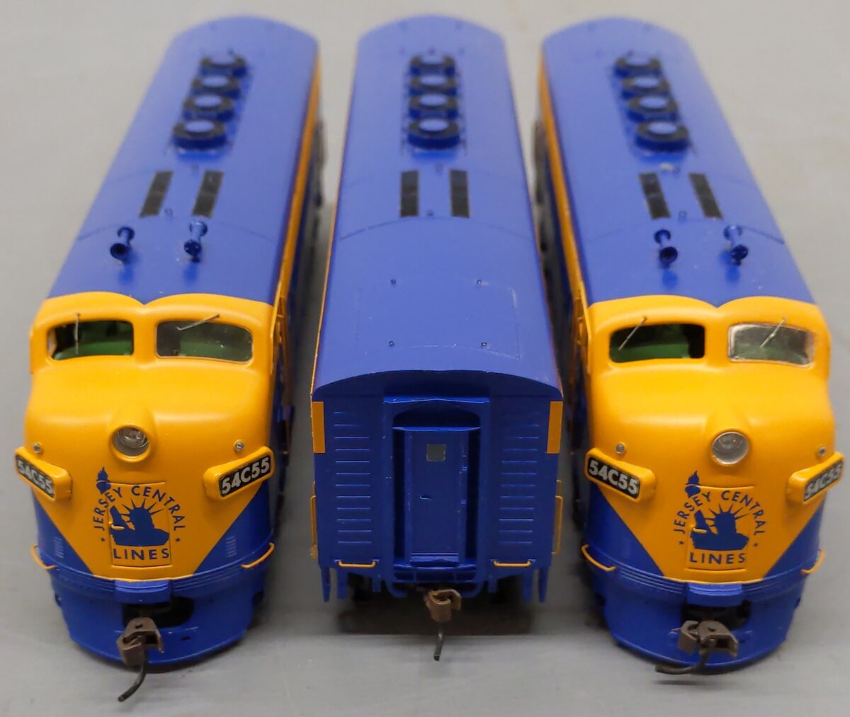 Athearn G2637 HO Scale Genesis Jersey Central Lines F3 ABA Diesel Locomotive Set EX/Box