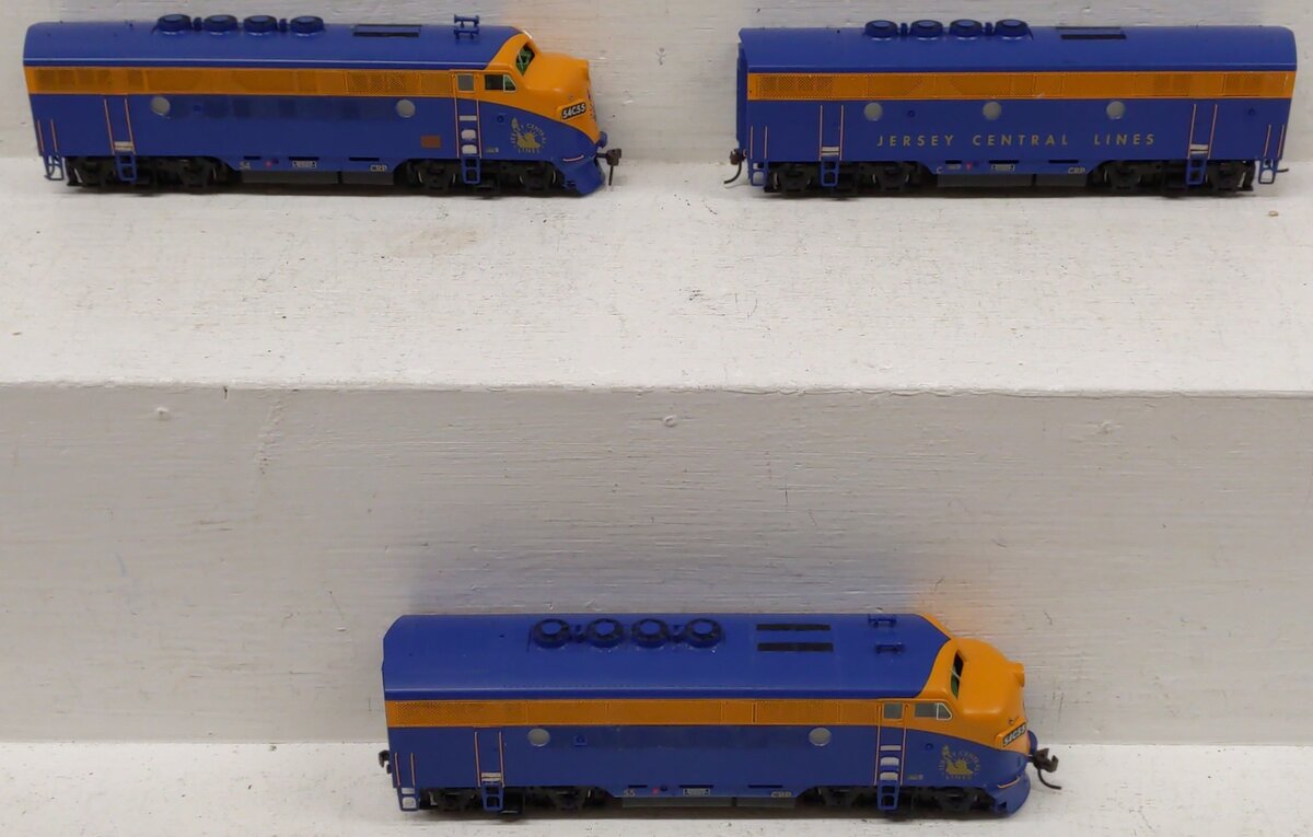 Athearn G2637 HO Scale Genesis Jersey Central Lines F3 ABA Diesel Locomotive Set EX/Box