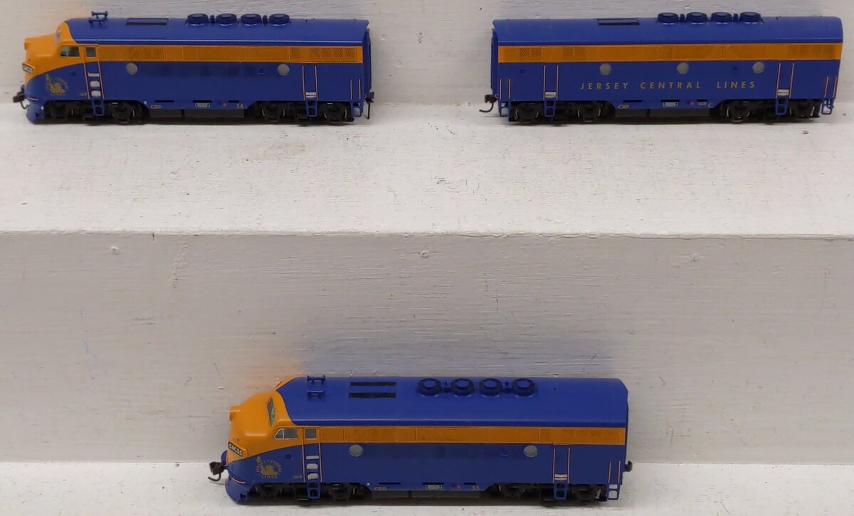 Athearn G2637 HO Scale Genesis Jersey Central Lines F3 ABA Diesel Locomotive Set EX/Box