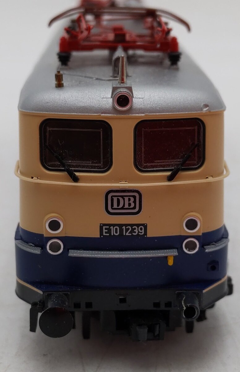 Roco 63696 HO Scale German Federal Railway Electric Locomotive #1239 EX/Box