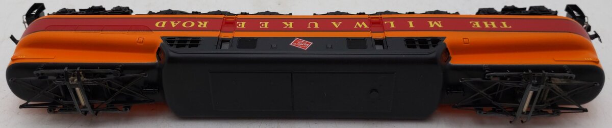 IHC M9670 HO Scale Milwaukee Road Powered GG-1 Electric Locomotive EX