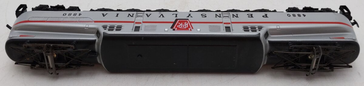 IHC M9302 HO Pennsylvania 1-Stripe GG-1 Electric Locomotive #4880 EX/Box