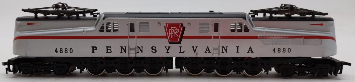 IHC M9302 HO Pennsylvania 1-Stripe GG-1 Electric Locomotive #4880 EX/Box