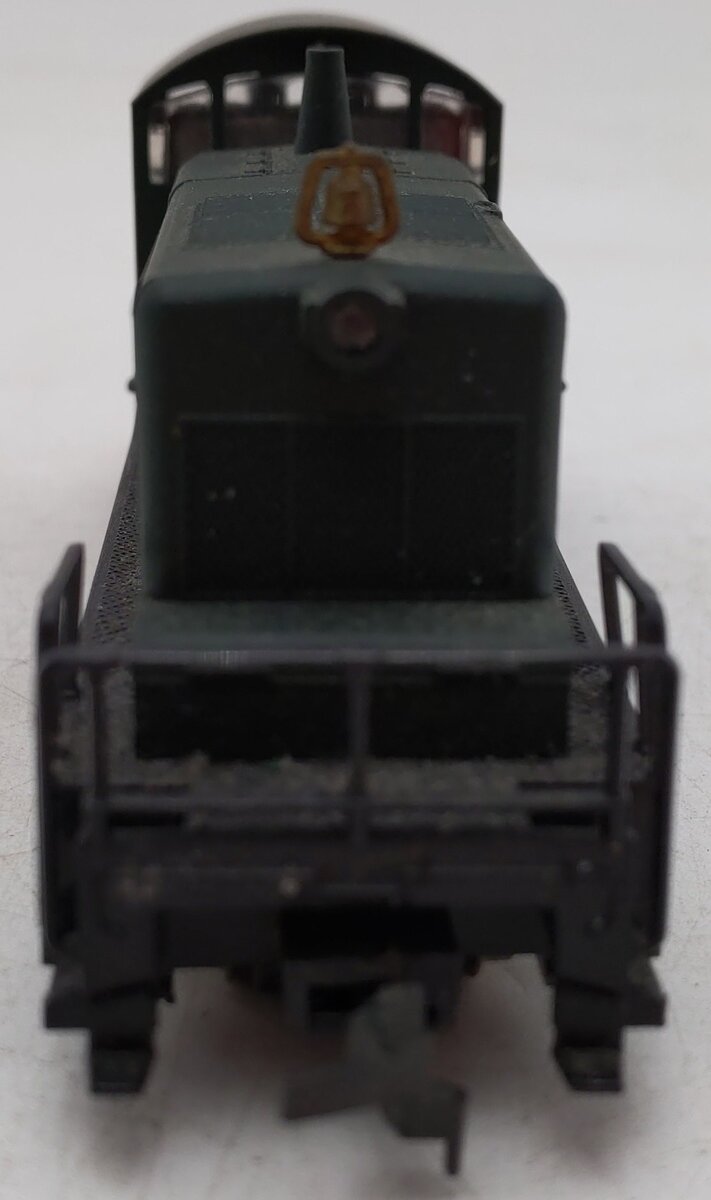 AHM 5014DD HO Scale Pennsylvania EMD SW-1 Diesel Switcher Locomotive #1867 VG/Box