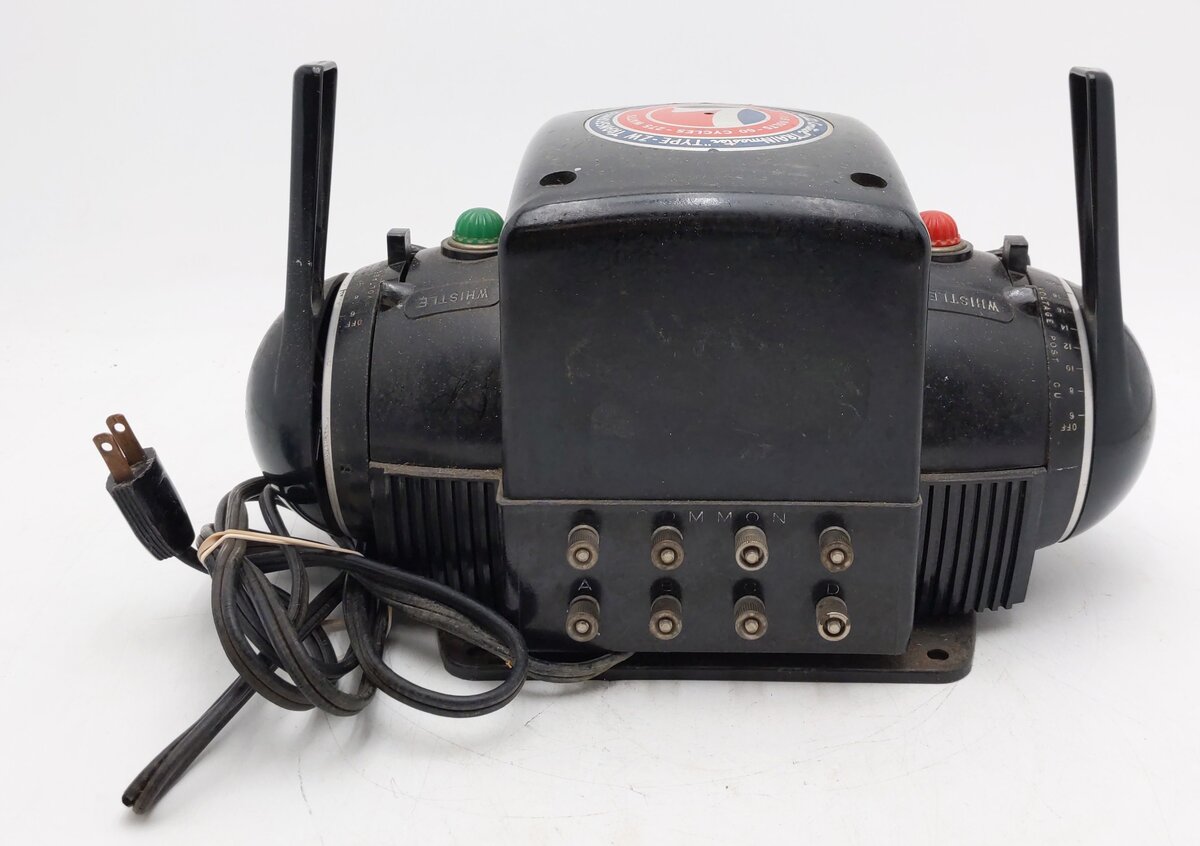 Lionel ZW Vintage O Gauge Trainmaster 275 Watt Transformer with Whistle VG