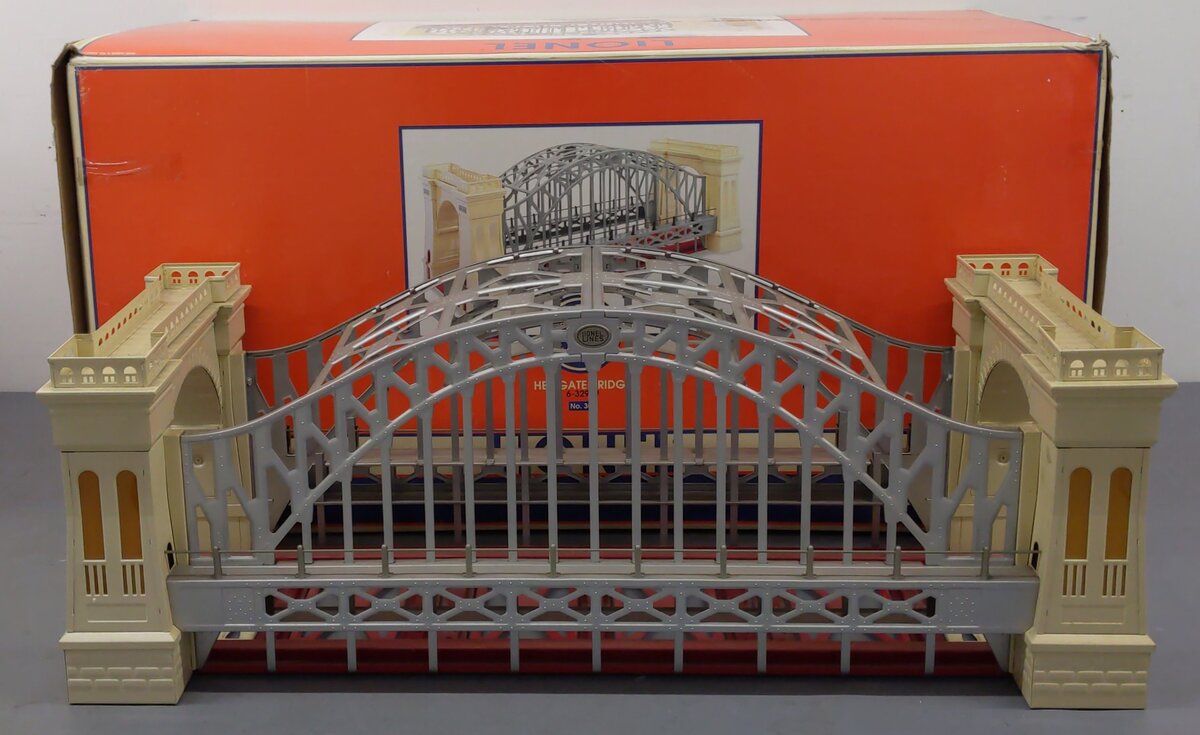Lionel 6-32999 Standard Gauge Hellgate Bridge (Red and Cream) EX/Box